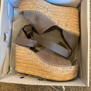 Marc Fisher Platform strappy sandals